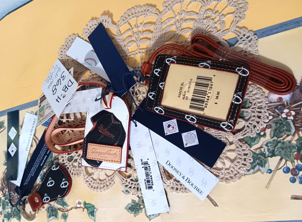 Dooney & Bourke MLB ORIOLES Set (Luggage Tag, Credit Card Keeper, Key Fob)